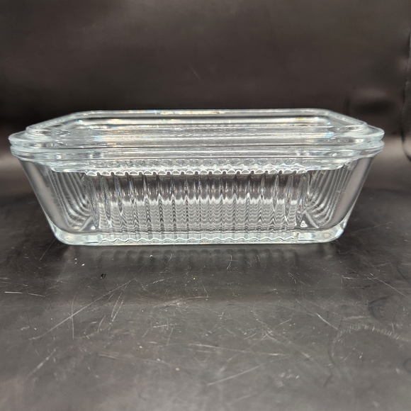 Ribbed 6"x3" Covered Clear Glass Refrigerator Dish - Picture 4 of 12